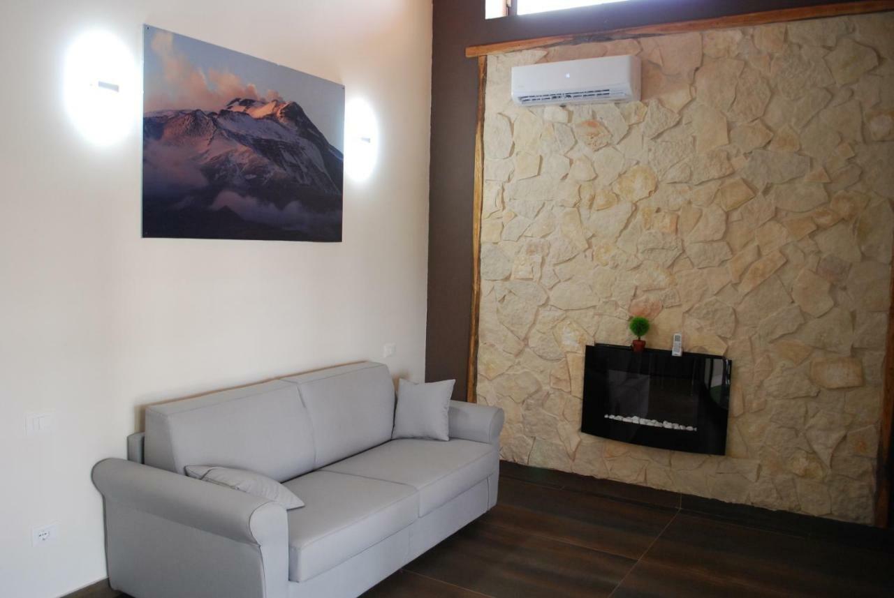 Etna Hills Scalilli Hotell Paterno  Exteriör bild
